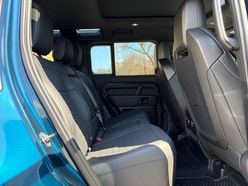 New 2026 Land Rover Defender 110 AWD/4WD image 17