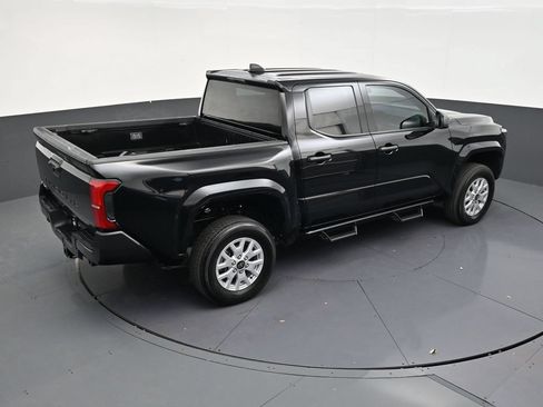 Used 2025 Toyota Tacoma SR AWD/4WD image 16