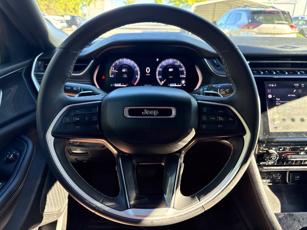 Used 2023 Jeep Grand Cherokee Altitude AWD/4WD image 19