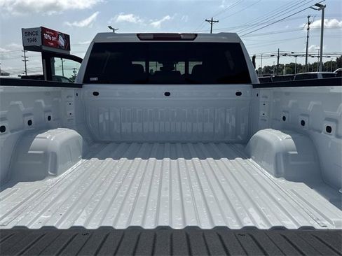 New 2025 GMC Sierra 1500 SLE w/ Preferred Package image 10