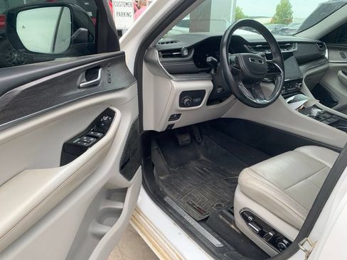 Used 2021 Jeep Grand Cherokee L Overland w/ Luxury Tech Group IV AWD/4WD image 8