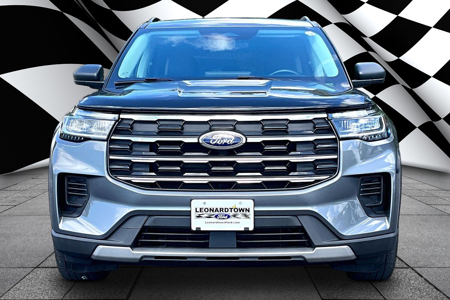 Used 2025 Ford Explorer Active RWD image 3