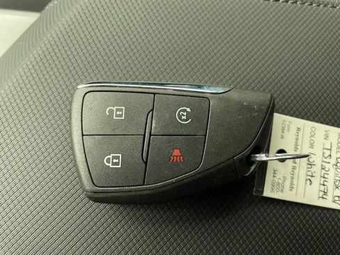 New 2026 Chevrolet Equinox EV LT image 18