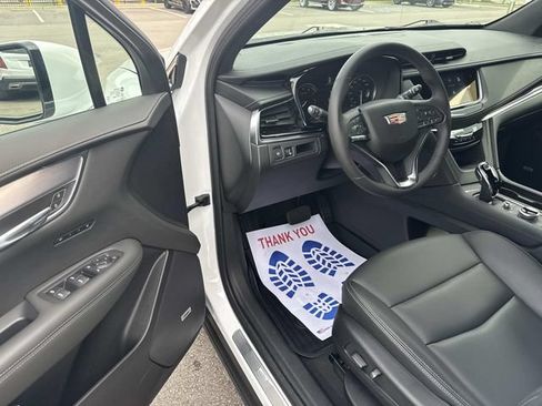 Certified 2024 Cadillac XT6 Luxury w/ LPO, Floor Liner Package AWD/4WD image 15