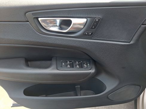 Certified 2024 Volvo XC60 B5 Core image 12