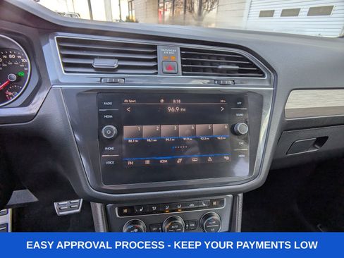 Used 2021 Volkswagen Tiguan SEL AWD/4WD image 25