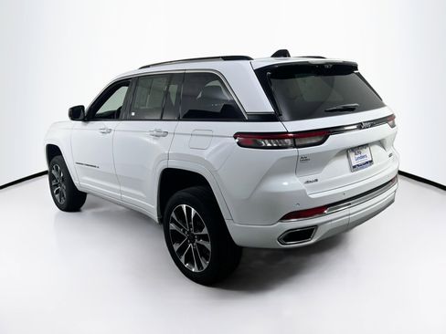 Used 2023 Jeep Grand Cherokee Overland w/ Luxury Tech Group IV AWD/4WD image 7