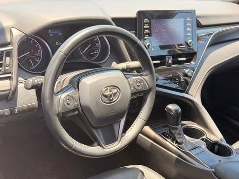 Used 2022 Toyota Camry SE FWD image 17