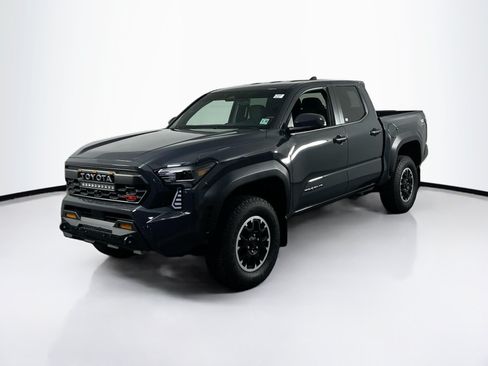 Used 2025 Toyota Tacoma TRD Off-Road AWD/4WD image 1