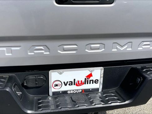 Used 2019 Toyota Tacoma SR5 RWD image 9