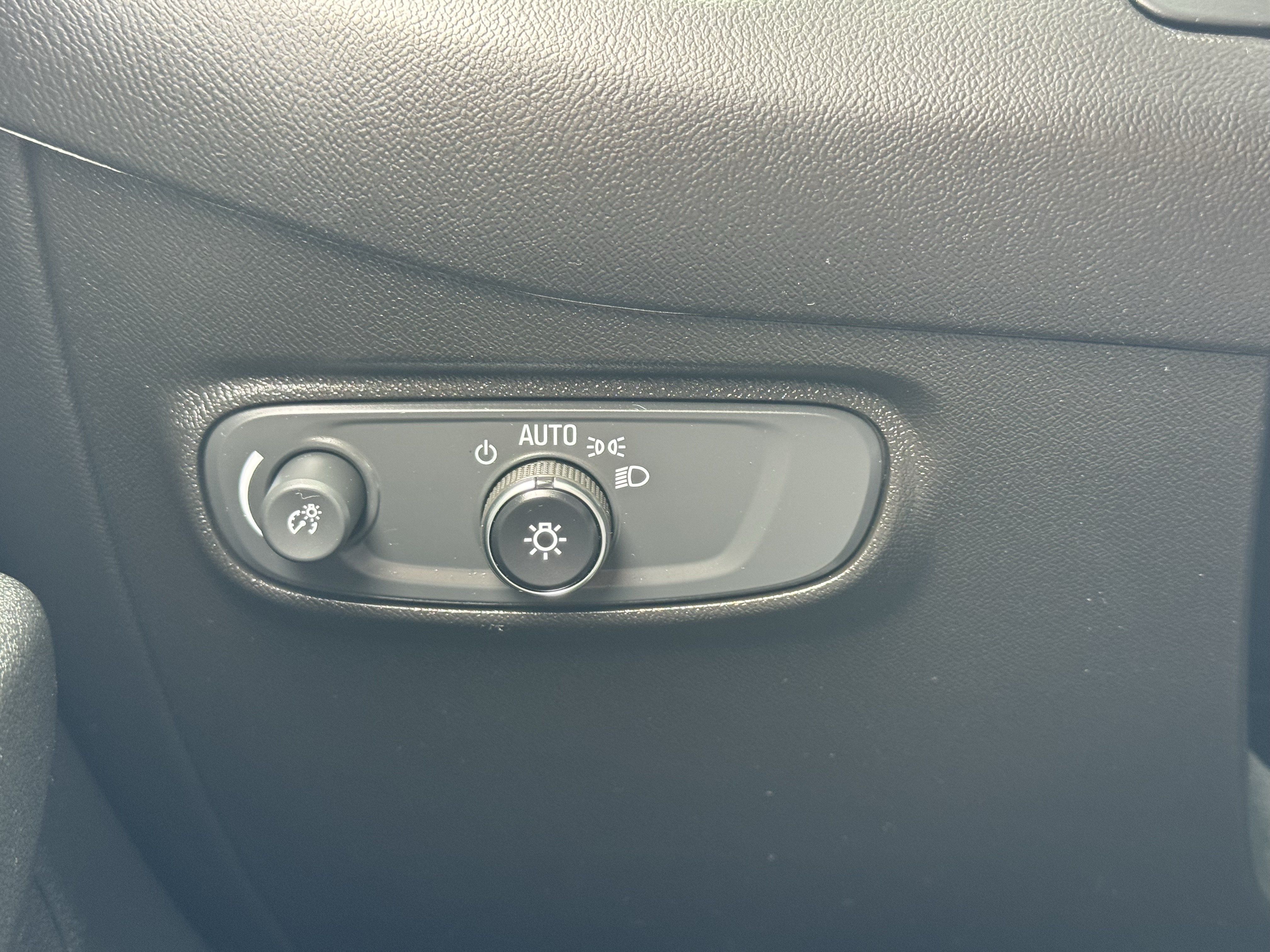 Certified 2022 Chevrolet Equinox LS AWD/4WD image 33