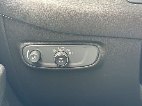 Used 2022 Chevrolet Equinox LS AWD/4WD image 33