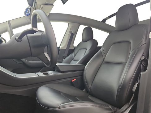 Used 2020 Tesla Model Y Long Range image 28