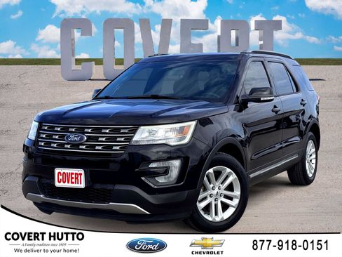 Used 2017 Ford Explorer XLT image 1