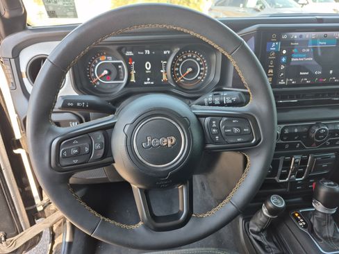 Used 2024 Jeep Wrangler Unlimited Sport AWD/4WD image 9