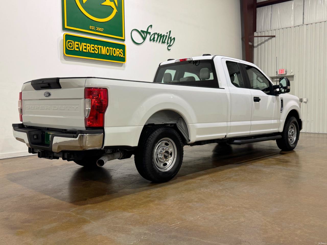 Used 2022 Ford F250 XL w/ Power Equipment Group RWD image 8