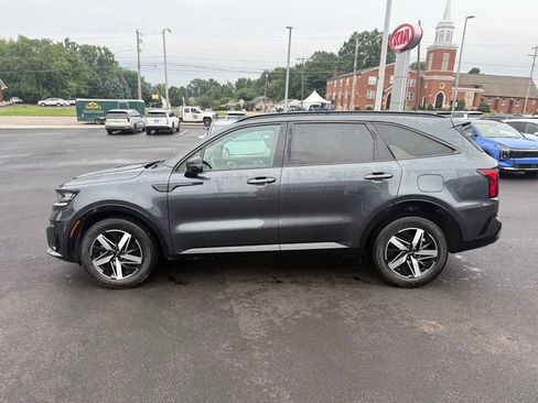 Used 2023 Kia Sorento S w/ Panoramic Sunroof Package FWD image 5