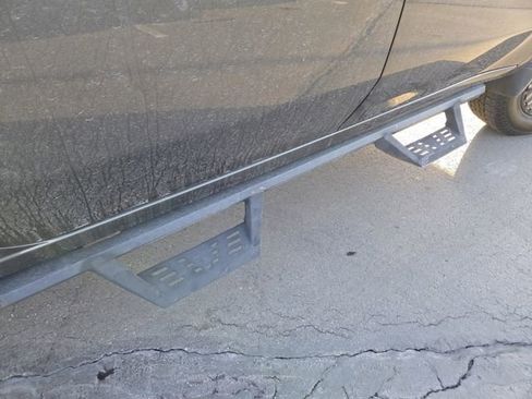 Used 2022 Chevrolet Silverado 2500 Custom w/ Custom Value Package image 12