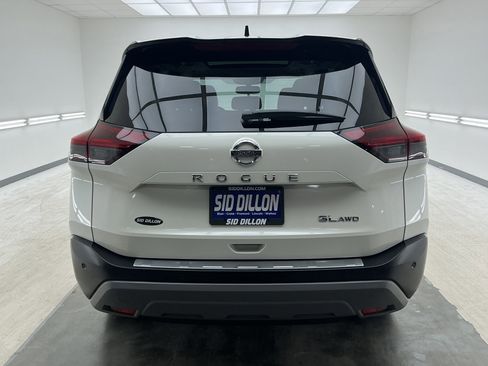 Used 2021 Nissan Rogue SL w/ Premium Package image 5