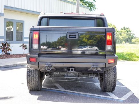 Used 2005 HUMMER H2 SUT w/ Preferred Equipment Group AWD/4WD image 4