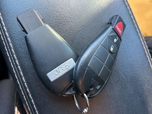 Used 2017 Jeep Cherokee Latitude w/ Safety/Convenience Group image 17