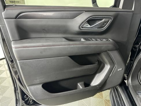 Used 2024 Chevrolet Suburban RST w/ Luxury Package AWD/4WD image 7