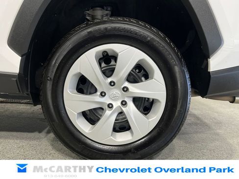 Used 2025 Toyota RAV4 LE AWD/4WD image 27