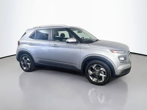 Used 2025 Hyundai Venue SEL FWD image 23
