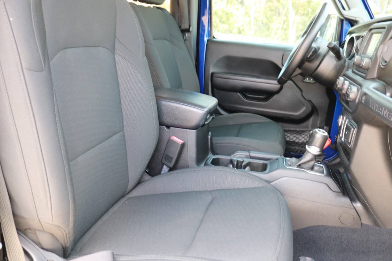 Used 2020 Jeep Wrangler Sport AWD/4WD image 15