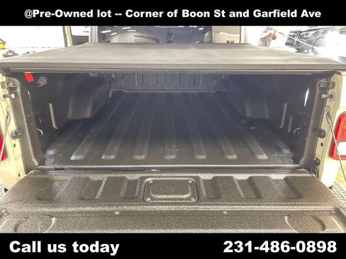 Used 2022 Jeep Gladiator Sport AWD/4WD image 28