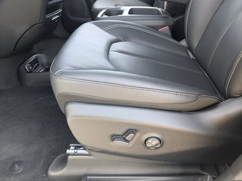 New 2026 Chrysler Pacifica Select image 17