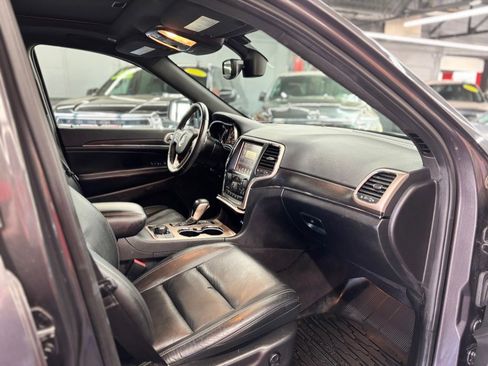 Used 2017 Jeep Grand Cherokee Limited AWD/4WD image 27