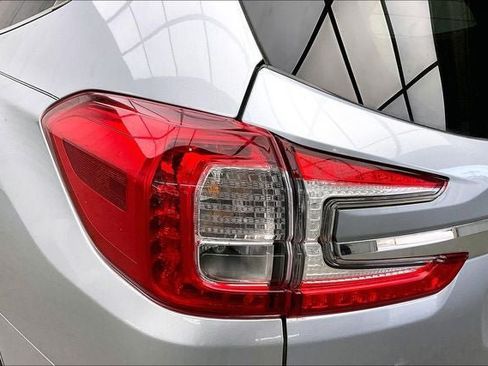 Used 2023 Subaru Ascent Premium w/ Convenience Package AWD/4WD image 26