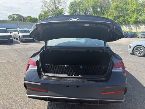 New 2026 Hyundai Elantra Sport FWD image 11