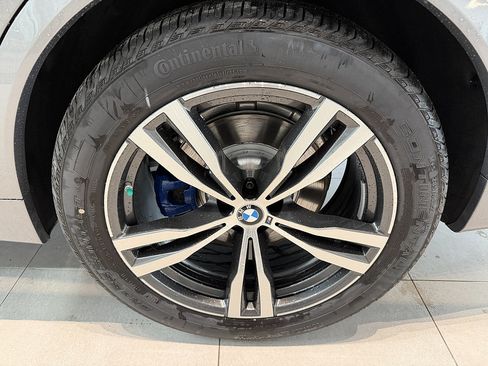 New 2026 BMW X7 xDrive40i w/ M Sport Package AWD/4WD image 7