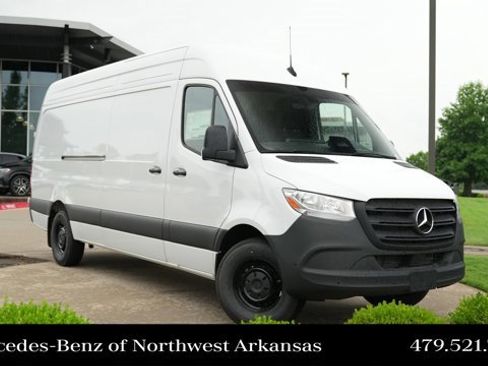 Used 2025 Mercedes-Benz Sprinter 2500 image 1