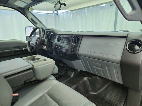 Used 2014 Ford F250 XL w/ Power Equipment Group AWD/4WD image 19