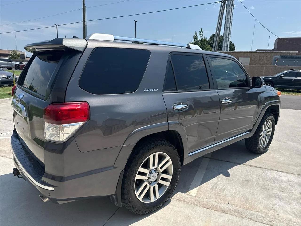 Used 2011 Toyota 4Runner Limited w/ Convenience Pkg AWD/4WD image 12