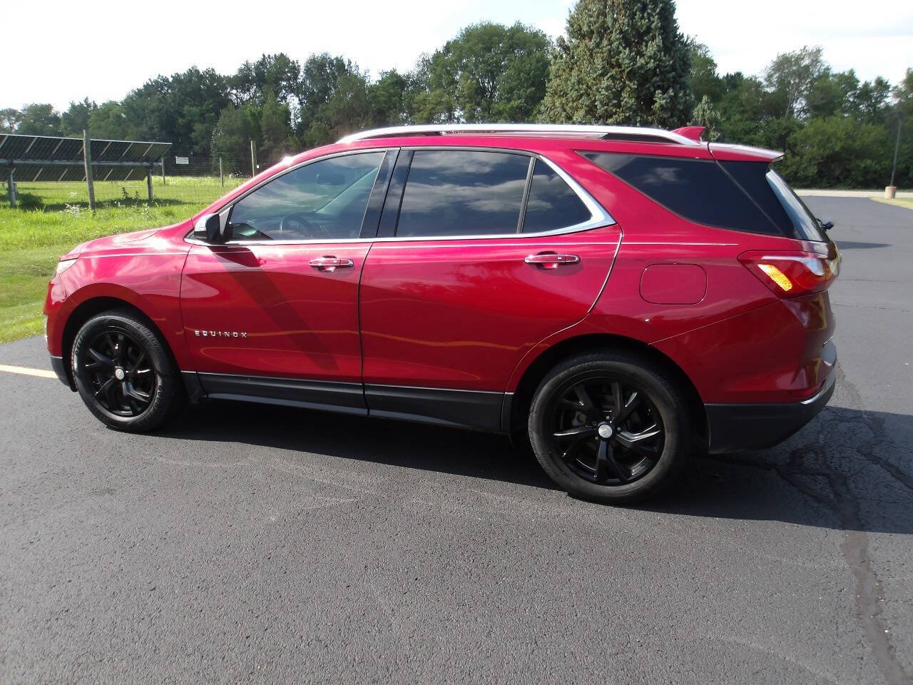 Used 2018 Chevrolet Equinox Premier FWD image 12