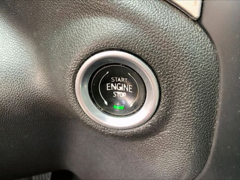 Used 2020 GMC Sierra 1500 SLT image 32