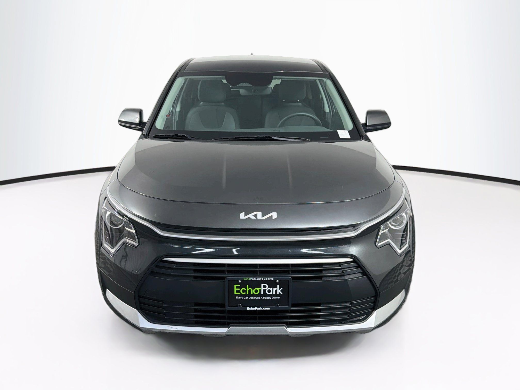 Used 2025 Kia Niro LX FWD image 2