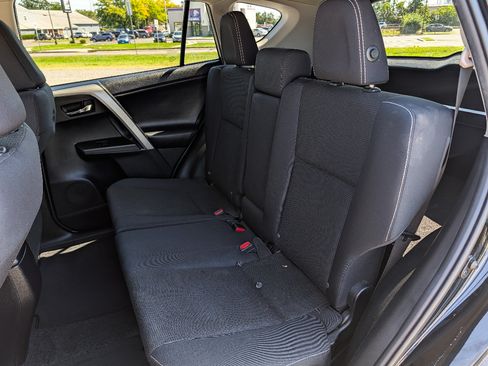 Used 2017 Toyota RAV4 XLE w/ Carpet Mat Package AWD/4WD image 18