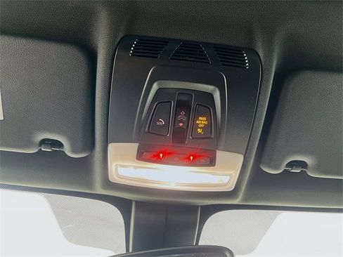 Used 2019 BMW X1 sDrive28i w/ M Sport Package image 19