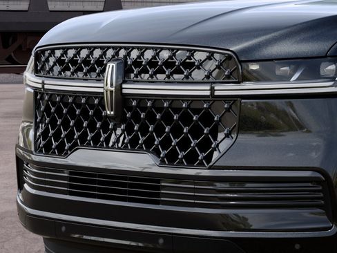 New 2027 Lincoln Navigator Reserve w/ Jet Appearance Package AWD/4WD image 42