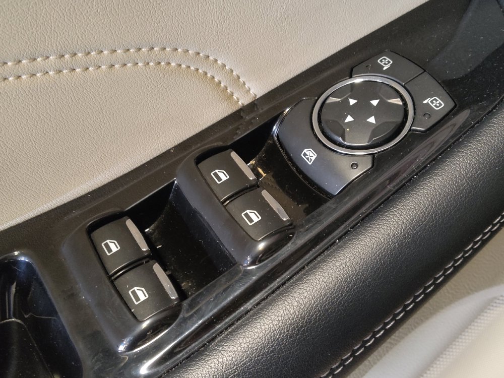 Used 2020 Ford Edge Titanium FWD image 27
