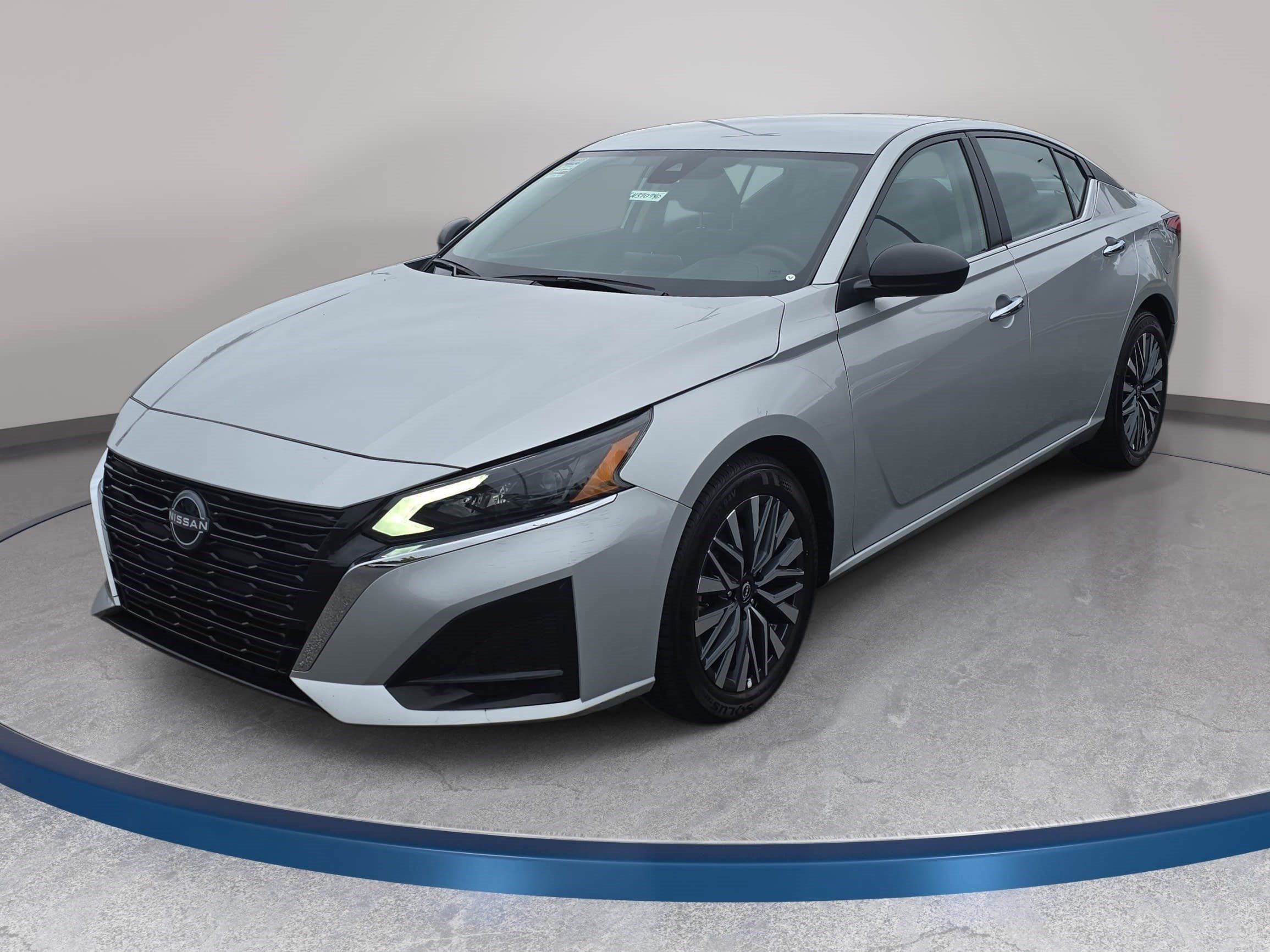 Used 2025 Nissan Altima 2.5 SV FWD image 1