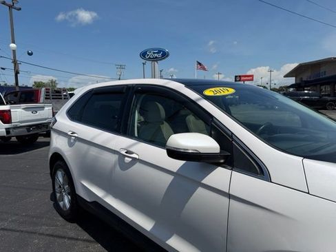Used 2019 Ford Edge Titanium w/ Cold Weather Package AWD/4WD image 9