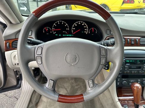 Used 2001 Cadillac Seville STS w/ Luxury Pkg image 29