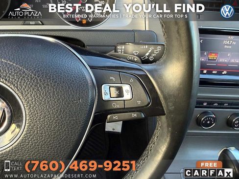 Used 2015 Volkswagen Golf S image 22