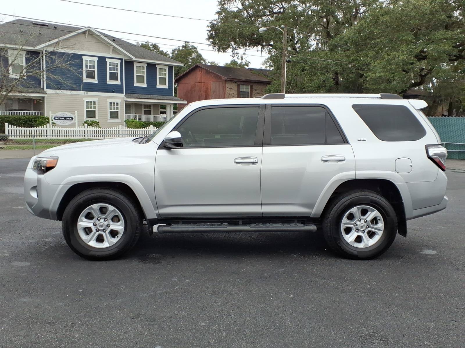 Used 2022 Toyota 4Runner SR5 RWD image 2